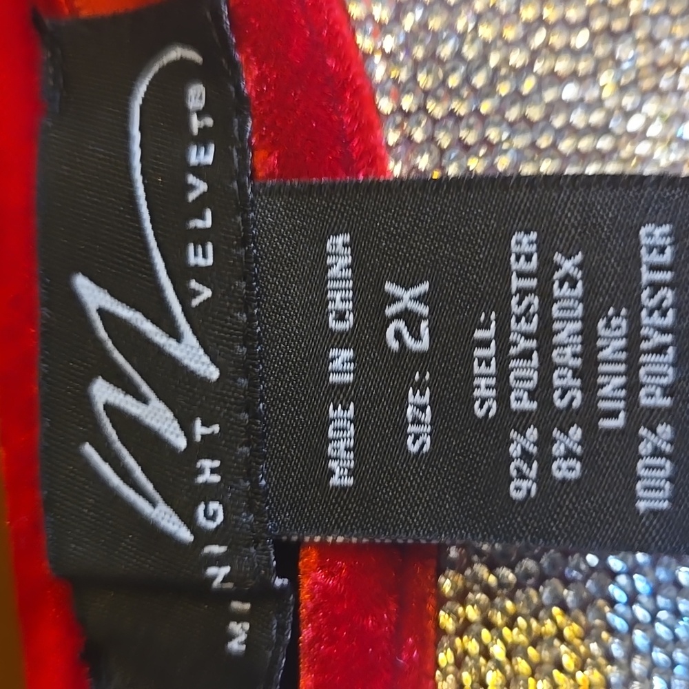 Midnight Velvet-Velvet red sheath dress with bell sleeves and rhinestones Sz 2X - Picture 3 of 9